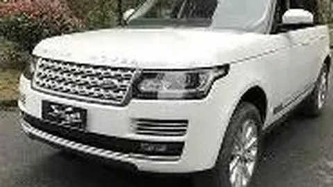 川北幼专礼仪队支援四川省首届职工运动会篮球赛事